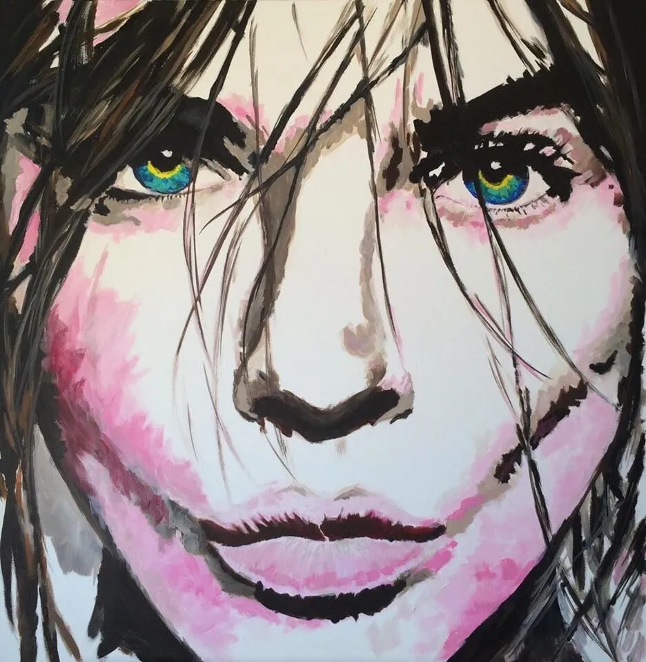 Portrait pictural aux tons rose poudré et gris