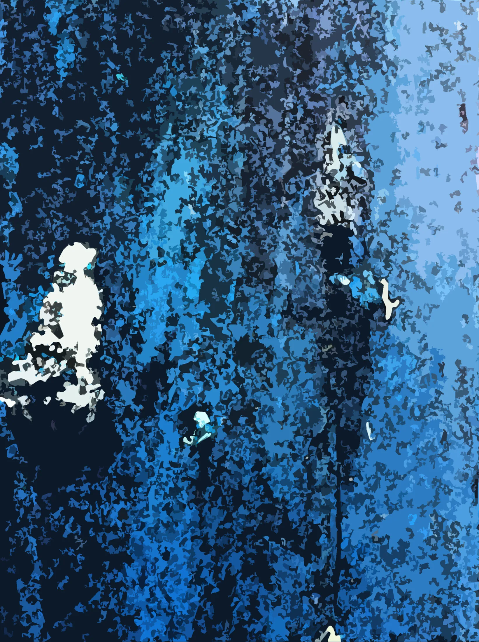 Œuvre numérique abstraite : silhouettes claires émergeant d'une matière bleue verticale tachetée